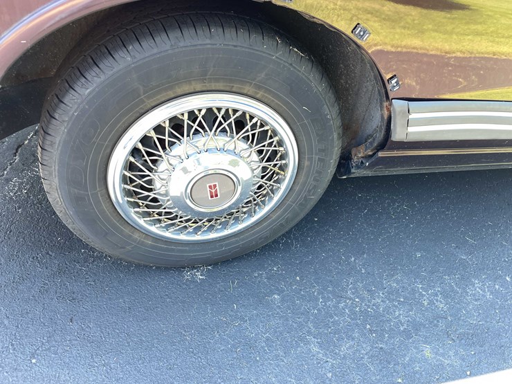 #3290-•-1994-oldsmobile-eighty-eight-(has-wi-title)-(kingston,-wi)-image-14