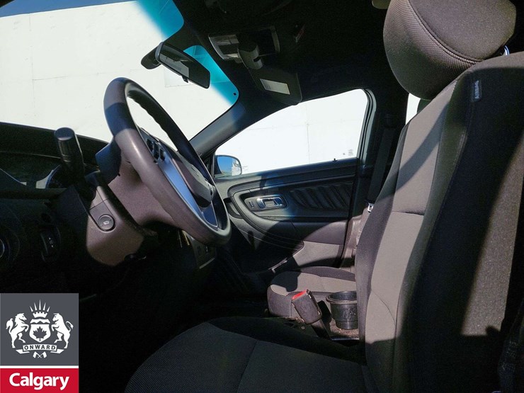 2014-ford-taurus-awd-4dr-sedan-image-8