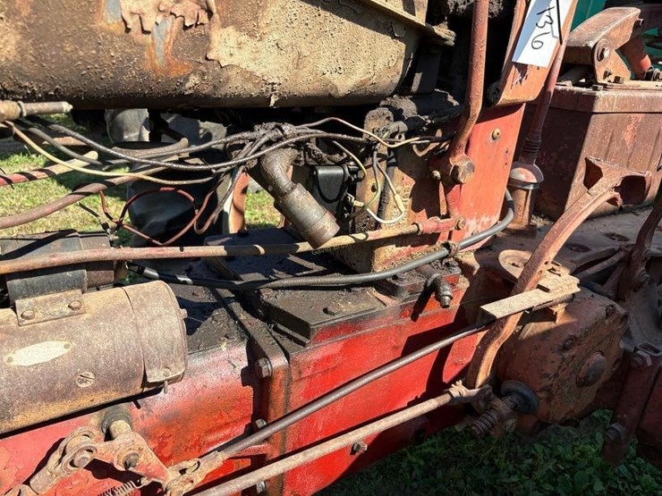 farmall-400-diesel-tractor-for-parts-image-10