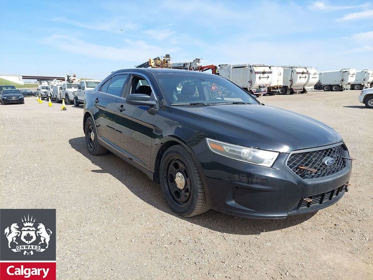 2015-ford-taurus-awd-4dr-sedan-image-2