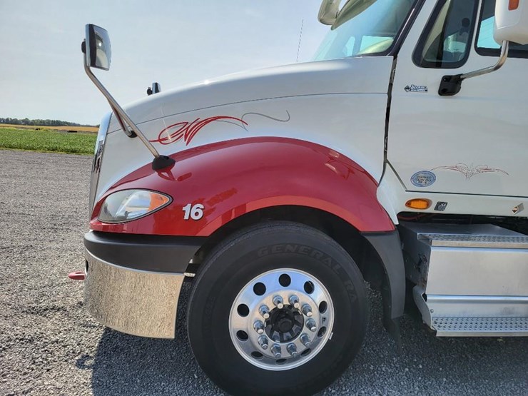 2016-international-prostar-image-11