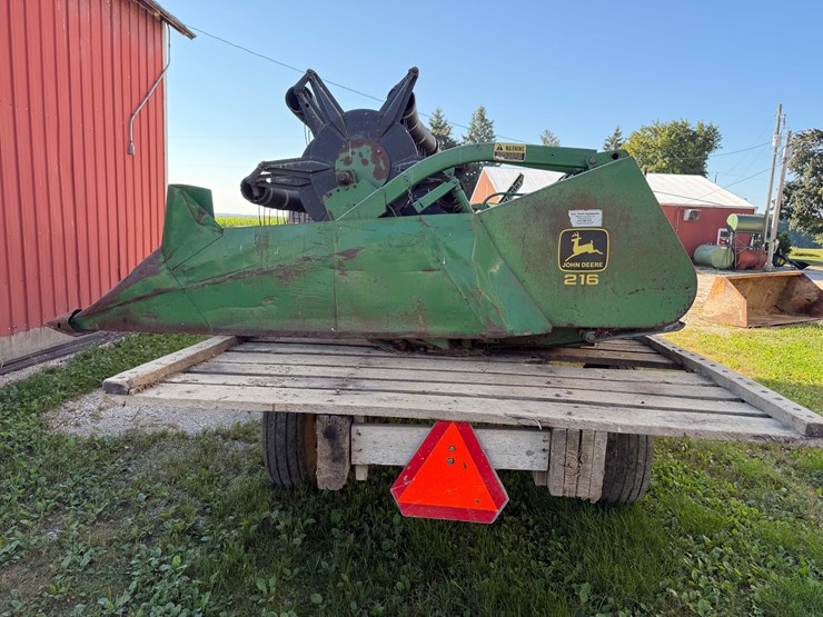 john-deere-216-image-4