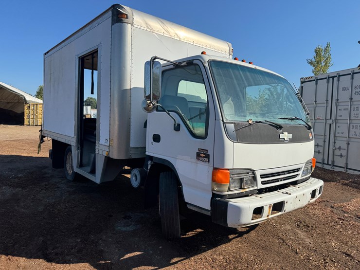#3262-•-2002-chevy-c4500-box-truck-(has-wi-title)-(waukesha-wi)-image-3