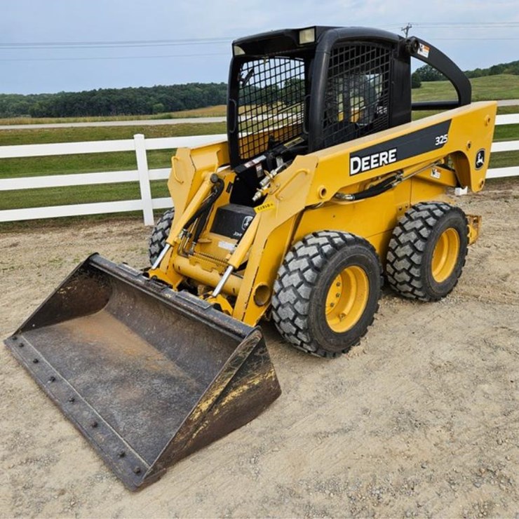 JOHN DEERE 325