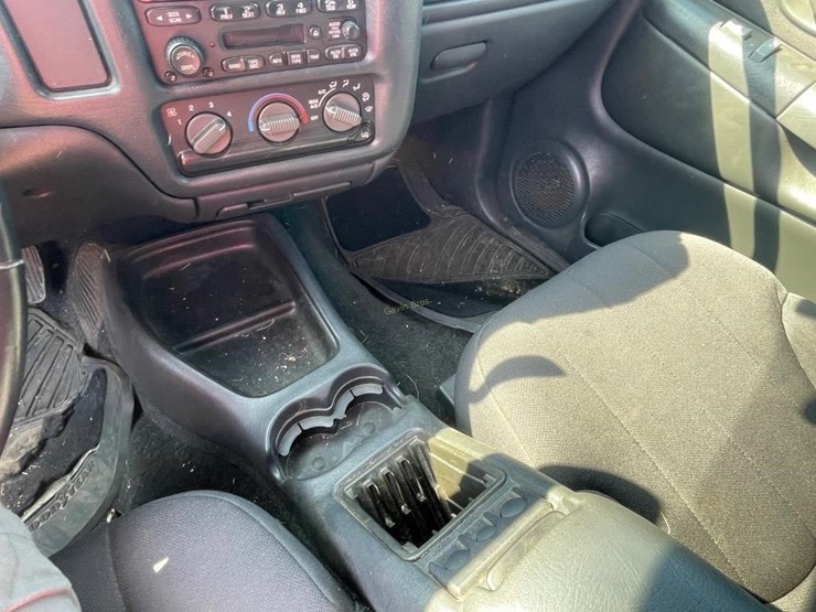 2004-chevrolet-s10-image-17