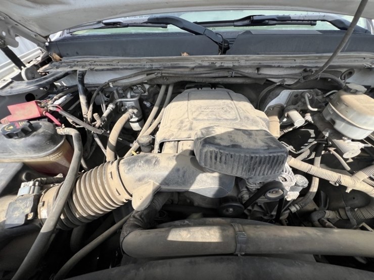 2011-gmc-sierra-2500-image-14