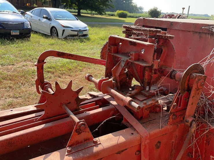 new-holland-281-image-24