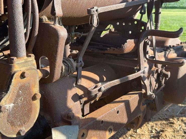 farmall-f-12-image-47