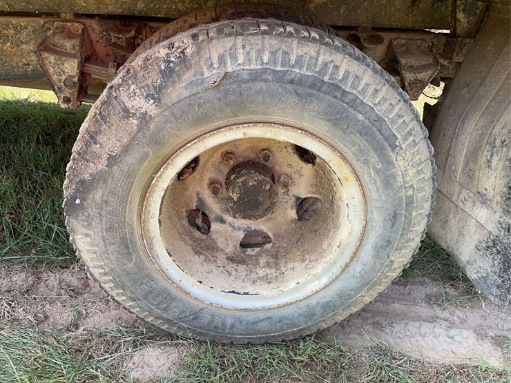 ford-600-image-26