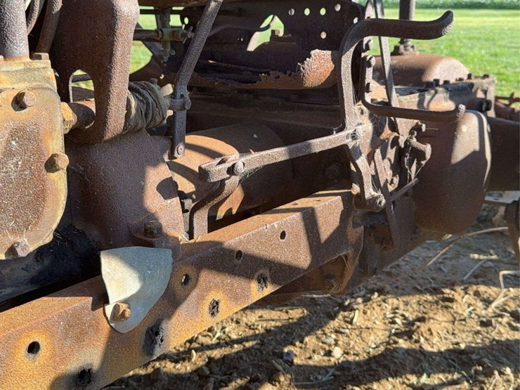 farmall-f-12-image-48