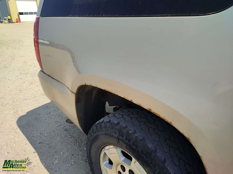 2007-chevrolet-suburban-image-45