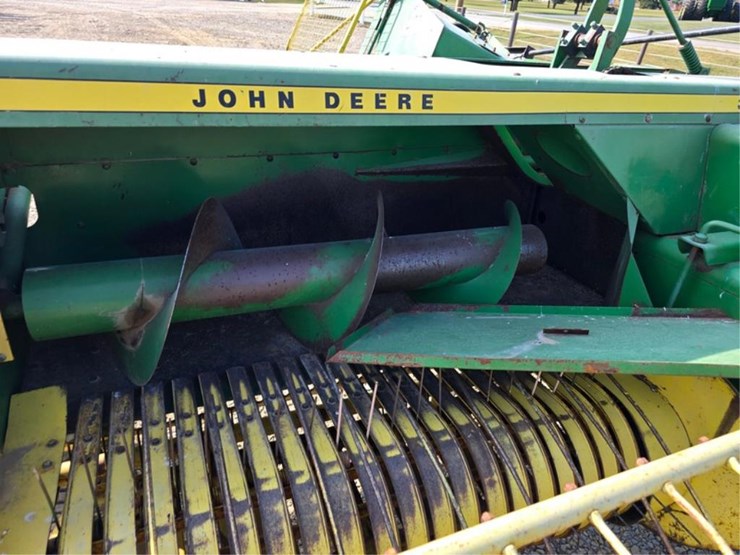 john-deere-336-image-10