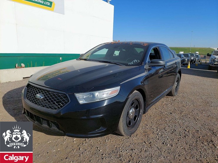 2014-ford-taurus-awd-4dr-sedan-image-1