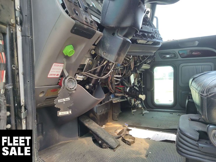 2015-peterbilt-388-image-7