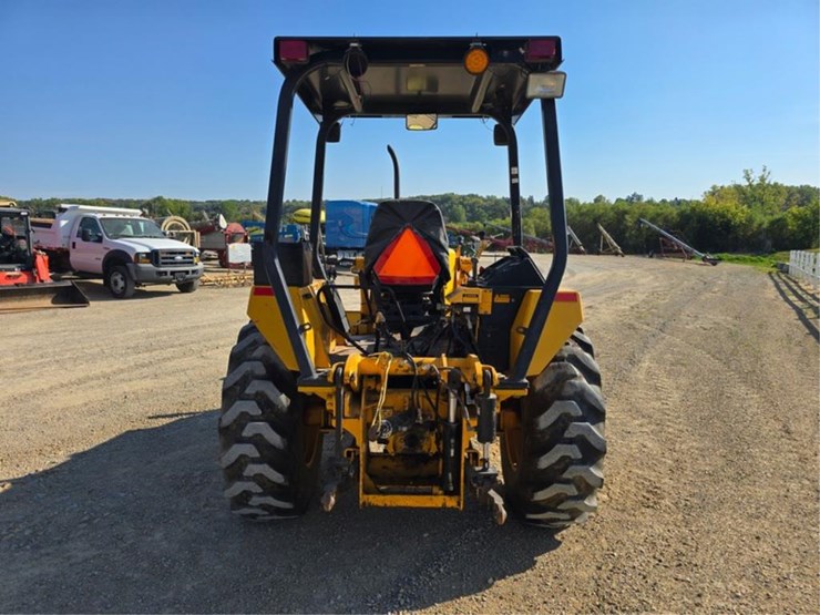 deere-210c-image-4