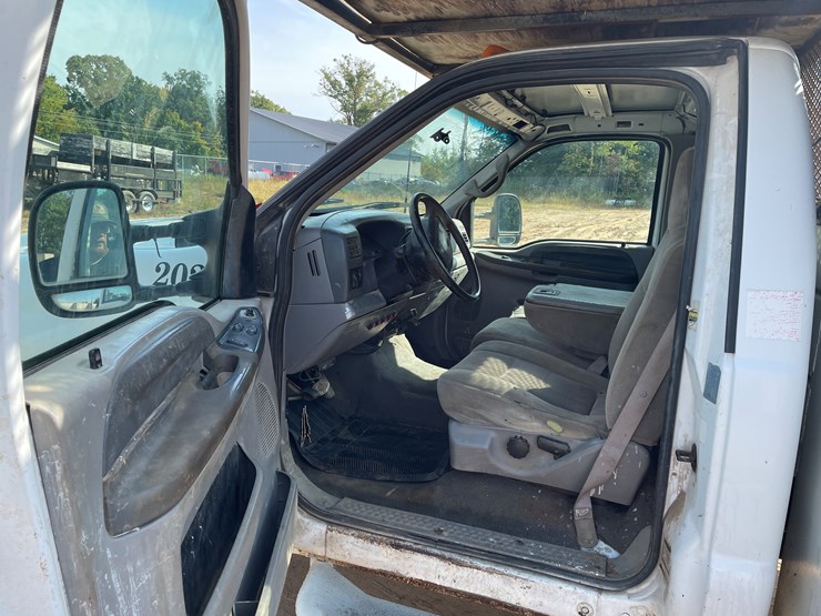 2001-ford-f550-image-48