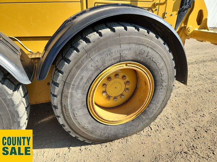 2020-caterpillar-150-awd-image-50