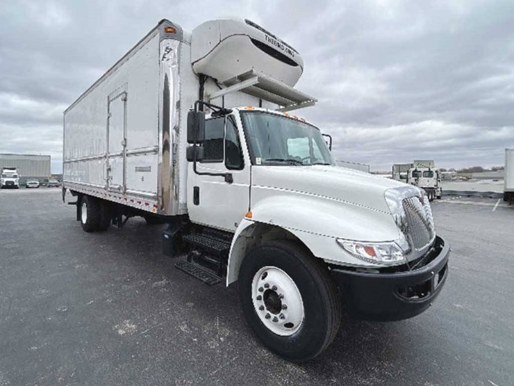 2019-international-durastar-4300-image-1