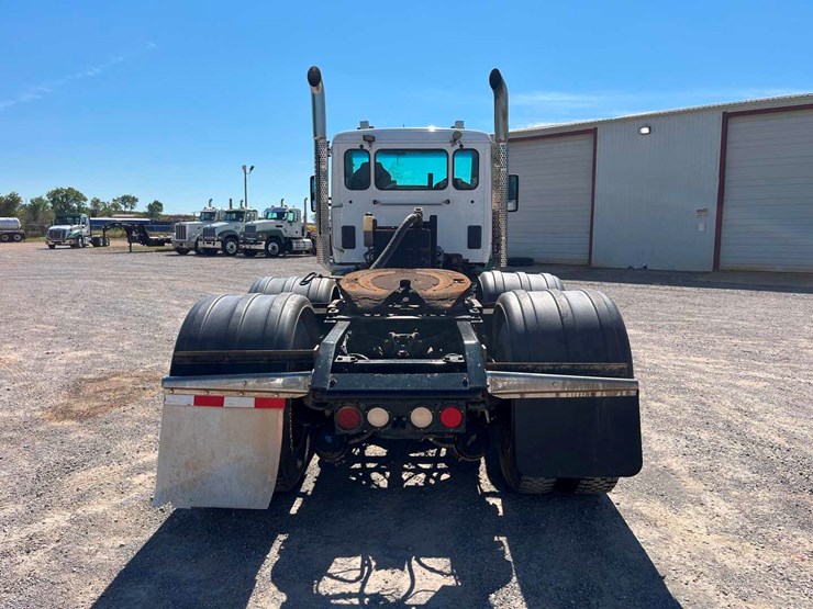 2018-kenworth-t880-image-6