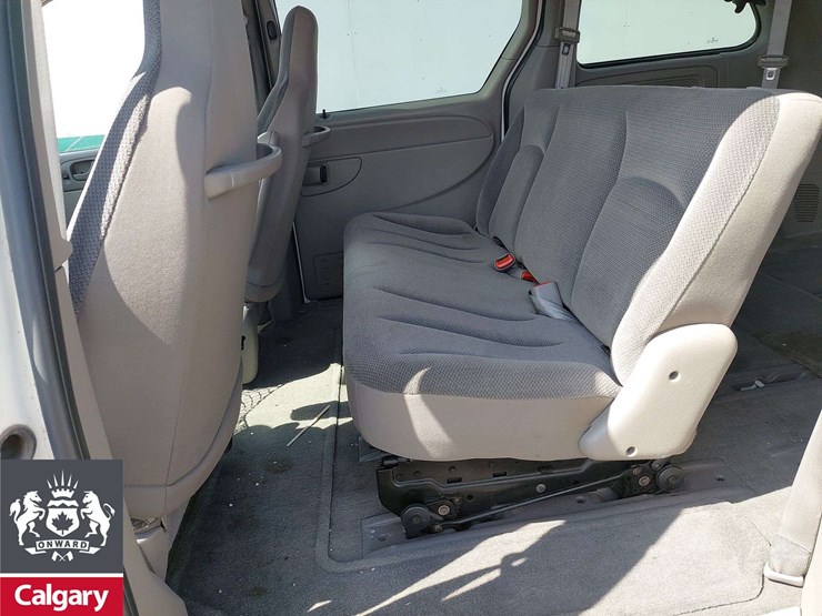 2002-dodge-caravan-image-10