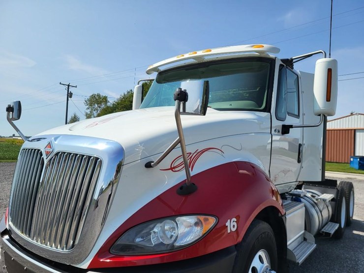 2016-international-prostar-image-10