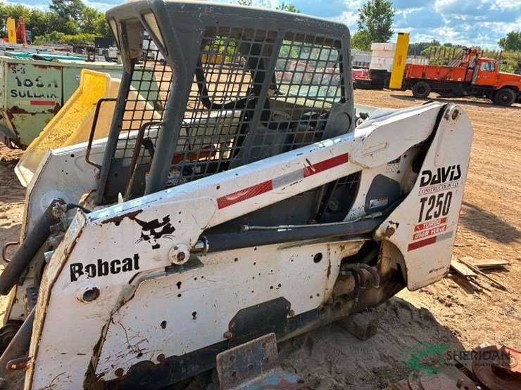 bobcat-t250-image-4