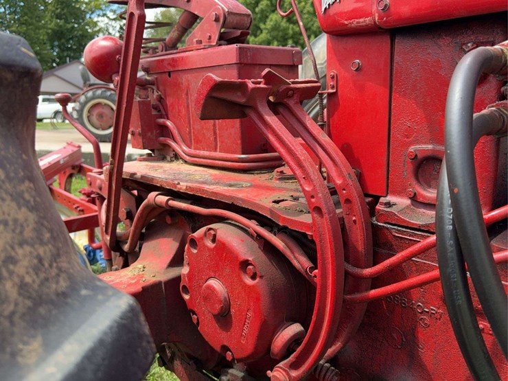 farmall-400-image-80