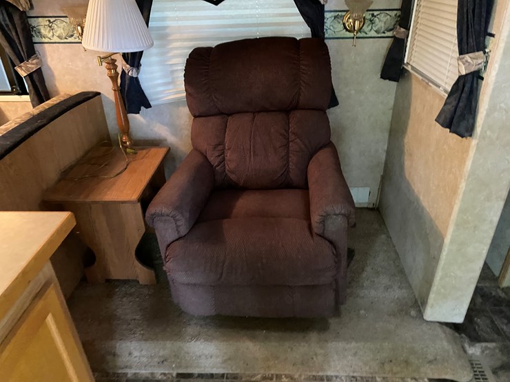 #3302-•-2004-k2-incorporated-sportsman-3803-camper-has-wi-title-(three-lakes,-wi)-image-11