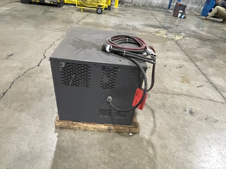 #7158-•-hawker-power-tech-high-frequency-intellicharger-forklift-battery-charger-image-4