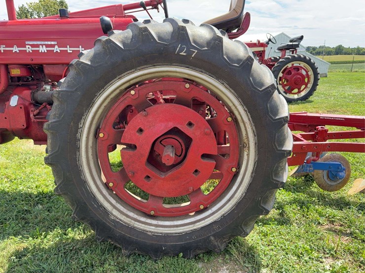 farmall-400-image-31