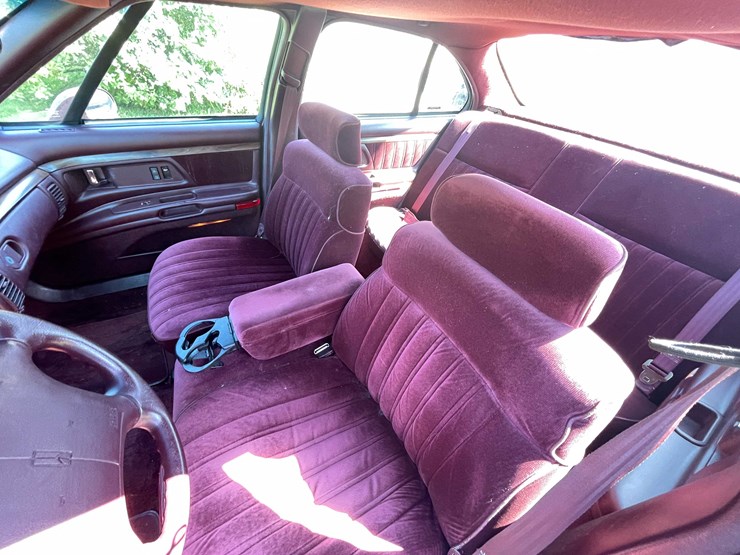 #3290-•-1994-oldsmobile-eighty-eight-(has-wi-title)-(kingston,-wi)-image-41
