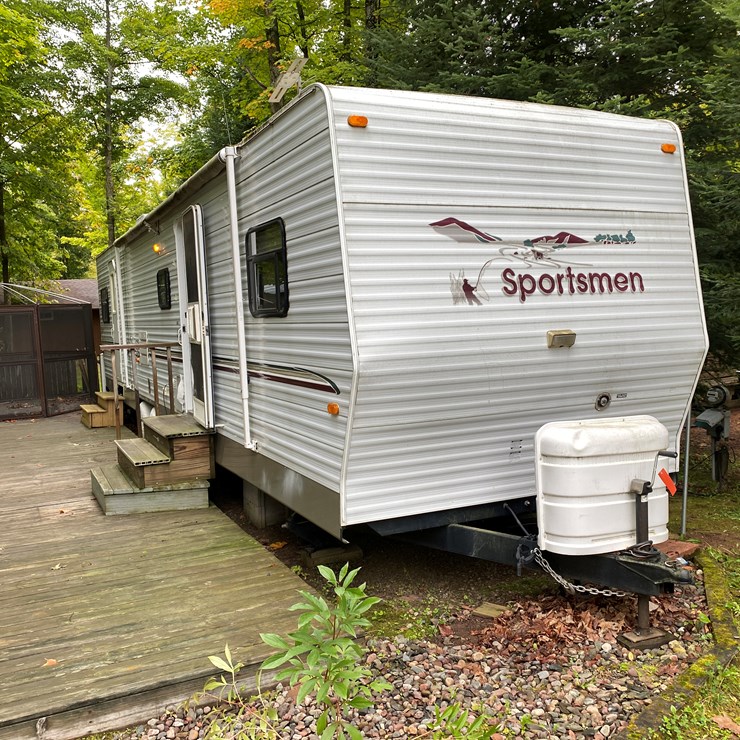 #3302 • 2004 K2 Incorporated Sportsman 3803 Camper Has WI Title (Three Lakes, WI)
