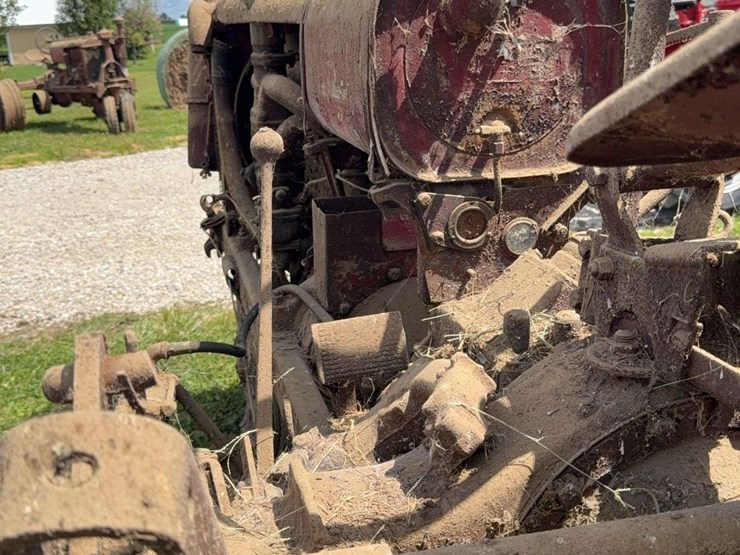 farmall-f-20-image-35