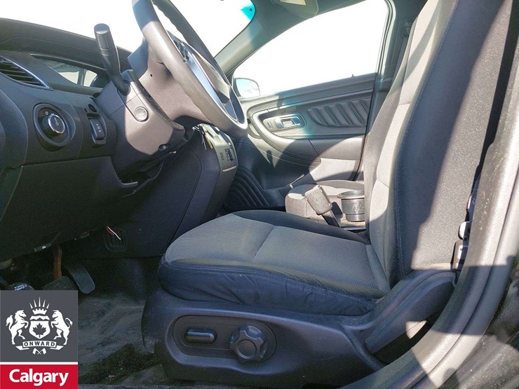 2014-ford-taurus-awd-4dr-sedan-image-9