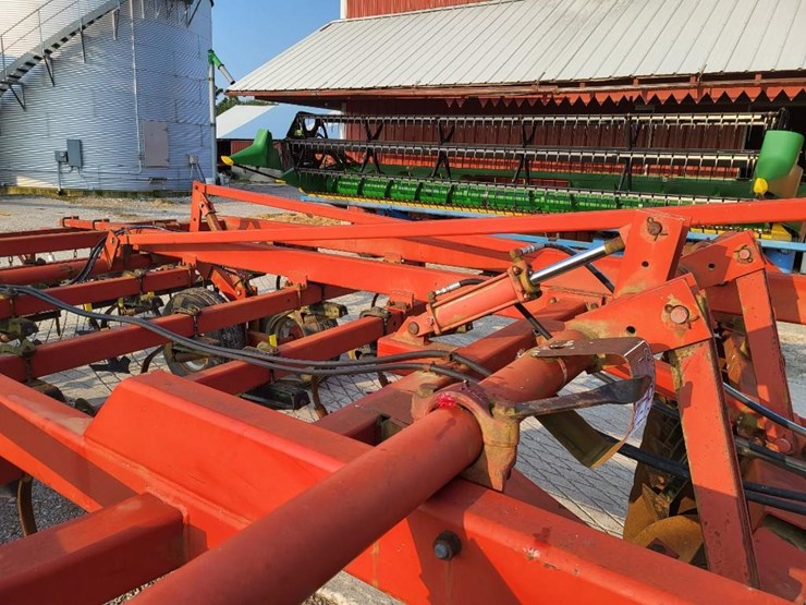 case-ih-4200-image-38