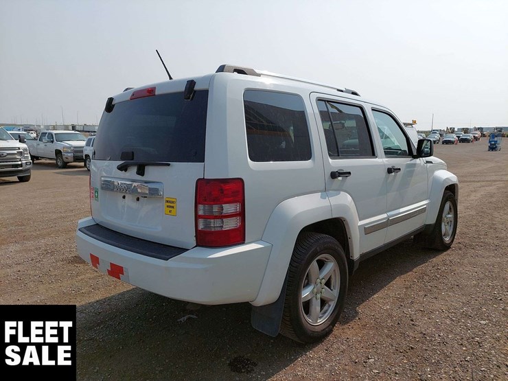2012-jeep-liberty-image-4