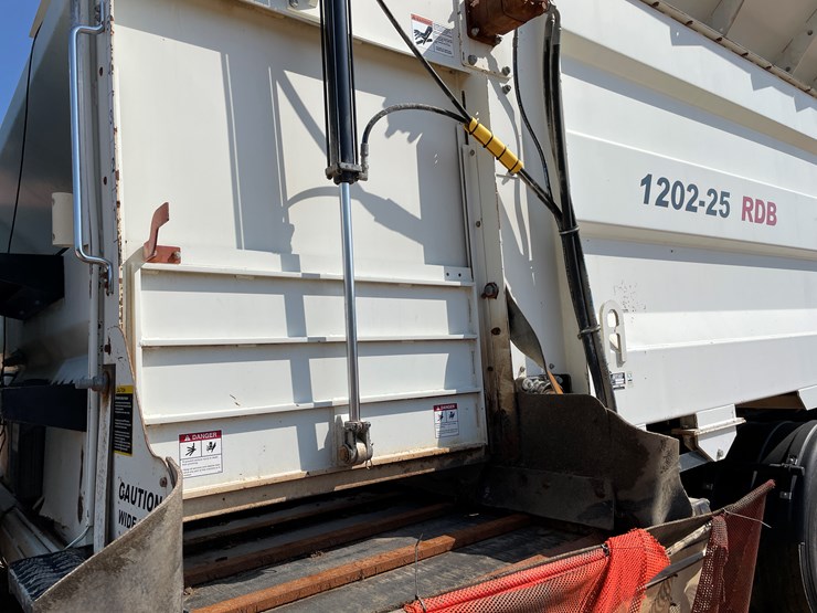#2000-•-2020-international-roto-mix-mixed-ration-feed-truck-(has-tx-title)-(mosinee,-wi)-image-21