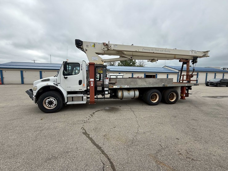 #2500-•-2005-freightliner-boom-truck-(has-wi-title)-(seymour,-wi)-image-2