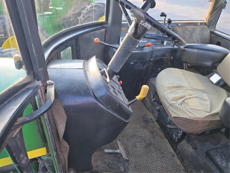 john-deere-8640-image-22
