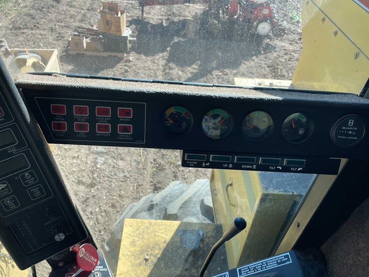 new-holland-tr87-image-26