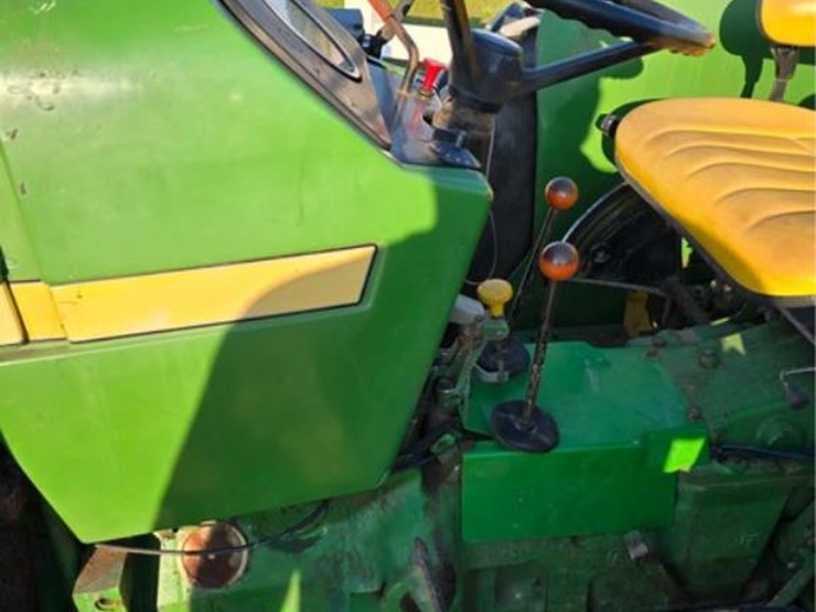 john-deere-2440-image-15