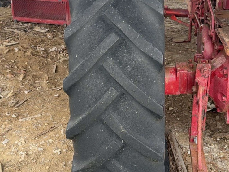 farmall-560-image-25
