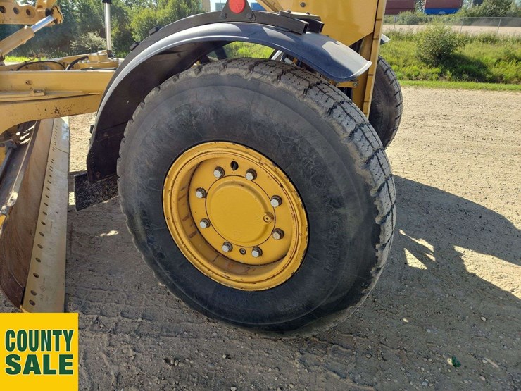 2020-caterpillar-150-awd-image-49