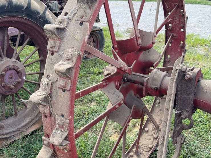 farmall-f-12-image-10