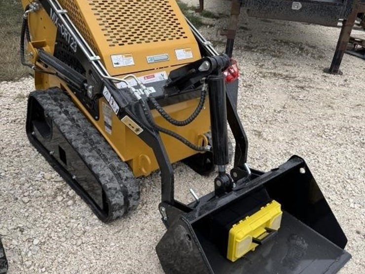 agt-mx-crt23,-gas-powered-stand-on-skid-steer.-image-5