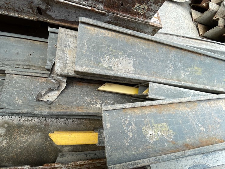 #1348-•-plastic-forms-image-6