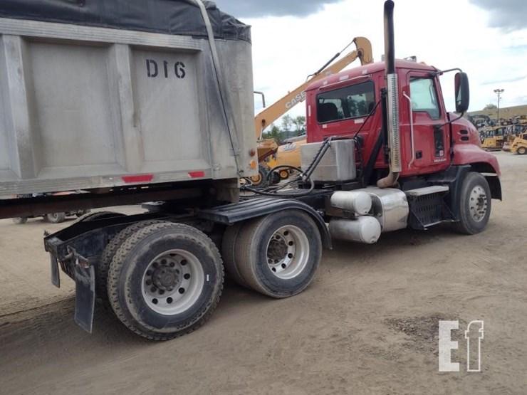 2012-mack-pinnacle-cxu613-image-38