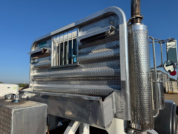 2013-peterbilt-389k-image-18