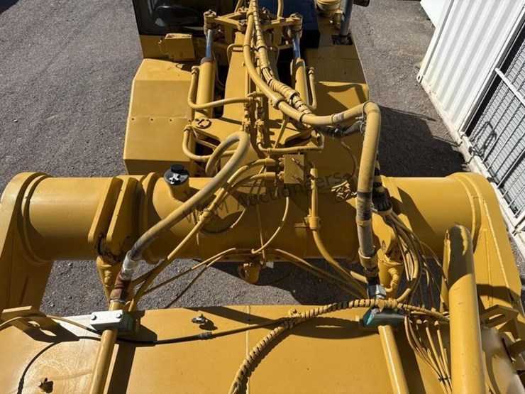 2007-caterpillar-613c-image-22