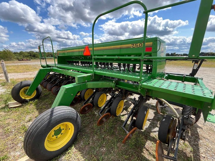 john-deere-750-image-14